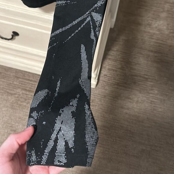 Nike Dri Fit Quarter zip - Picture 5 of 7